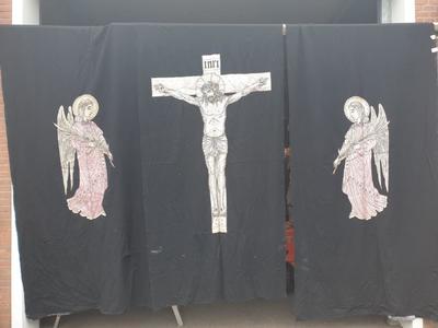 Funeral Setting For Profundis Chapel en Totally Handembroidered Silver Brocade Imaginations, Belgium  20 th century ( Anno 1925 )