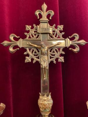 Altar Set Measures Cross H 58 Cm X W 29 Cm X D 18 Cm. Measures Candle Sticks 26 Cm. D 18 Cm style Gothic - style en Full - Bronze / Gilt, Belgium  19 th century ( Anno 1885 )