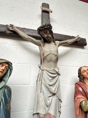 Calvary Scene Corpus Christi St. Mary & St. John style Gothic - Style en Plaster polychrome / Glass Eyes / Wood, Belgium  19 th century ( Anno 1875 )