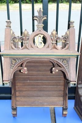 Chapel Hanging Pedestal Baldachin style Gothic - style en hand-carved wood Oak, Belgium 19th century ( anno 1870 )