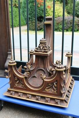 Chapel Hanging Pedestal Baldachin style Gothic - style en hand-carved wood Oak, Belgium 19th century ( anno 1870 )