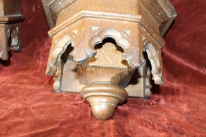 Set Of Oak Matching Wall - Items 1 X Console 2 X Holy Water Fonts. style Gothic - style en Oak wood / Zinc., Belgium 19th century