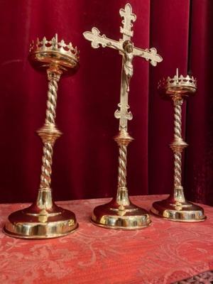 Matching Candle Sticks With Cross Altar Set Measures Cross Height :43 Cm X Wide 20 X Depth 12 Cm en Brass / Polished and Varnished, Belgium 19 th century ( Anno 1875 )