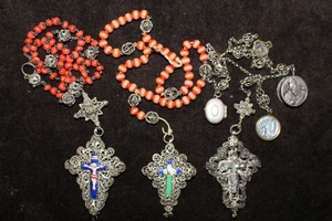 Rosaries, Totally Hand - Made, Reliquaries With Relics en silver crosses, cloisonne - Filigrain, Germany 19th century (1870)