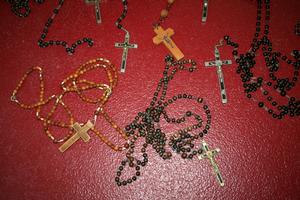 Great Number Of Hand-Made Large Wooden Sister-Rosaries Including  About 30 Mission-Crosses From Sister-Monastery en Brass / Bronze / Wood, belgium 19 th century ( Anno 1875 )