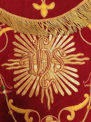 4 BAROQUE-STYLE Exceptional And High Quality Complete Canopy Ornaments.