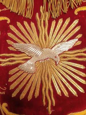4 BAROQUE-STYLE Exceptional And High Quality Complete Canopy Ornaments.