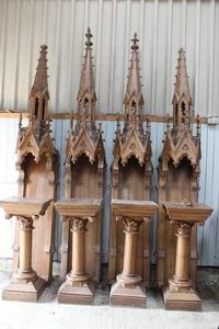 Exposition - Chapels With Stands style gothic en wood polychrome, France 19th century