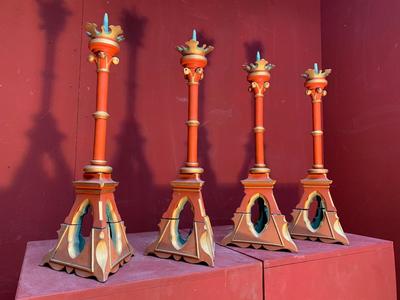 Candle Sticks Measures Without Candle style Gothic - Style en wood polychrome, France 19th century ( anno 1875 )