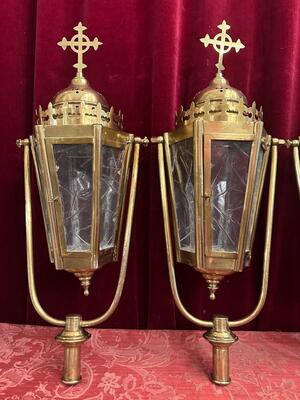 4 Gothic - style Lanterns