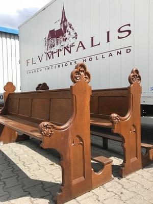 Pews style Gothic - style en Oak wood, Belgium 19th century