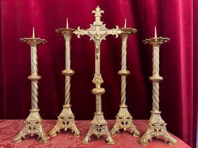 Matching Candle Holders With Cross. Measures Candle Holders Without Pin en Brass / Bronze / Polished and Varnished, Belgium  19 th century ( Anno 1875 )