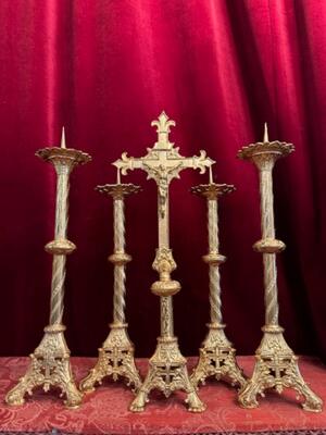 Matching Candle Holders With Cross. Measures Candle Holders Without Pin en Brass / Bronze / Polished and Varnished, Belgium  19 th century ( Anno 1875 )