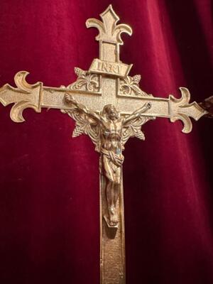 Matching Candle Holders With Cross. Measures Candle Holders Without Pin en Brass / Bronze / Polished and Varnished, Belgium  19 th century ( Anno 1875 )