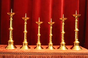 Candle Sticks. Measures Without Pin Of Largest Candle Stick en Brass / Polished / New Varnished, Belgium 19th century