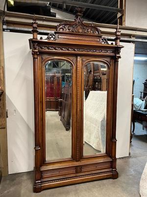 Complete Bedroom Expected ! style Gothic - style en Walnut wood , Paris - France 19 th century