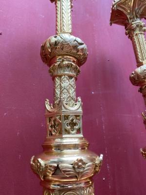 Matching Candle Sticks Altar Set Height  Without Pin. style Romanesque - Style / Gothic - Style en Bronze / Gilt Polished and Varnished, France 19 th century ( Anno 1865 )