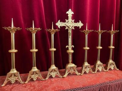 Altar Set Measures Cross H 61 Cm X W28 Cm X D 17 Cm. Measures Candle Sticks Without Pin 42 Cm. en Brass / Bronze / Gilt /  Polished and Varnished, France 19 th century ( Anno 1890 )