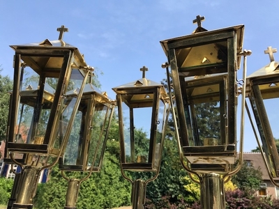 Matching Procession - Lanterns style Gothic - style en Brass / Polished and Varnished, Belgium 20th century (Anno 1930)