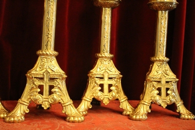 Altar Set Measurs Cross 85 X 38 Cm. Measures Candle Sticks 60 Cm Measure Without Pin style Romanesque en Brass / Bronze / Polished and Varnished, France 19th century