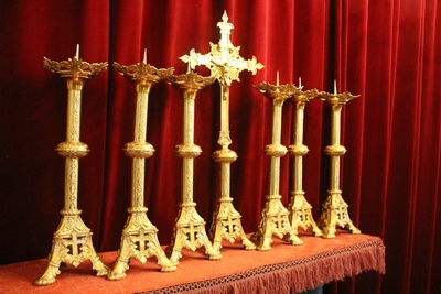 Altar Set Measurs Cross 85 X 38 Cm. Measures Candle Sticks 60 Cm Measure Without Pin style Romanesque en Brass / Bronze / Polished and Varnished, France 19th century