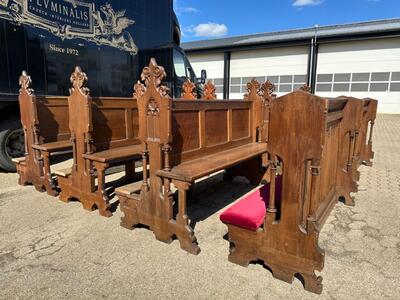 Interior Home Chapel 6 Pews With Front Parts  style Gothic - Style en Oak wood, Netherlands  19 th century