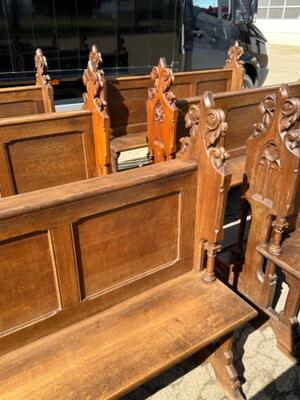 Interior Home Chapel 6 Pews With Front Parts  style Gothic - Style en Oak wood, Netherlands  19 th century