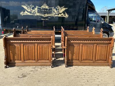 Interior Home Chapel 6 Pews With Front Parts  style Gothic - Style en Oak wood, Netherlands  19 th century