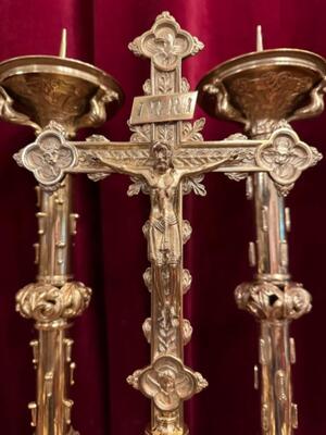 Altar - Set Measures Candle Sticks Without Pin style Romanesque - Style en Bronze / Polished and Varnished, France 19 th century ( Anno 1865 )