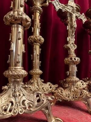 Altar - Set Measures Candle Sticks Without Pin style Romanesque - Style en Bronze / Polished and Varnished, France 19 th century ( Anno 1865 )
