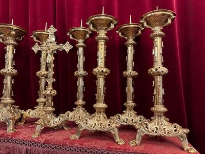Altar - Set Measures Candle Sticks Without Pin style Romanesque - Style en Bronze / Polished and Varnished, France 19 th century ( Anno 1865 )