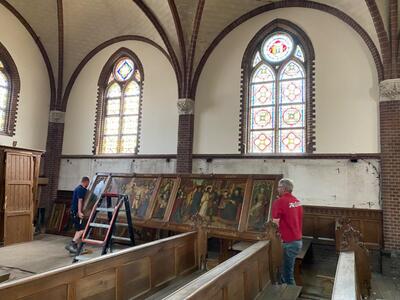 Fluminalis Removing And Restoring The High Quality Fully Hand-Painted Exceptional And Monumental Gothic-Revival Stations Of The Cross