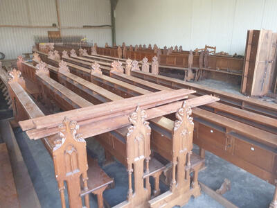 Complete Series Of 90 Solid Oak Church Pews Complete With Kneelers !!! 65 Pieces Left style Gothic - style en Oak wood, Leonardes Church Beek en Donk Netherlands 19 th century