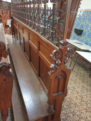 Complete Series Of 90 Solid Oak Church Pews Complete With Kneelers ! 65 Pieces Left style Gothic - style en Oak wood, Netherlands  19 th century ( Anno 1890 )