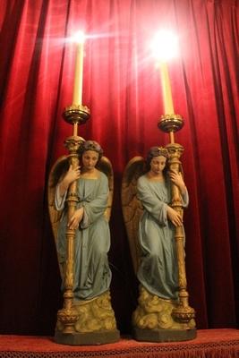 Matching Pair Of Angels With Lighting. Height Without Lights 90 Cm. style Gothic - style en Terra-Cotta polychrome, France 19th century ( anno 1875 )