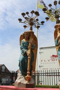 Angels. Height Angels Without Chandeliers: 100 Cm. en Terra-Cotta polychrome, France 19th century