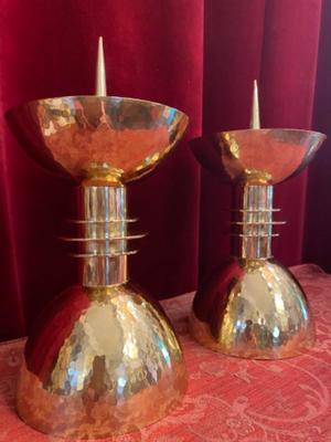 Candle Holders Measures Without Pin style art - deco en Partly Hand - Hammered / Brass / Polished and Varnished, Belgium  20 th century ( Anno 1930 )