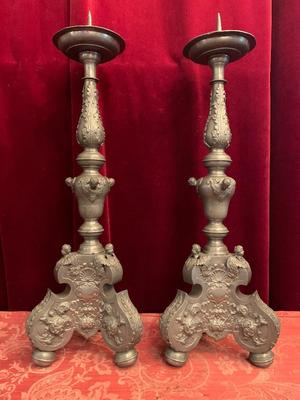 Candle Sticks Measures Without Pin style Baroque en Pewter, Belgium 19th century