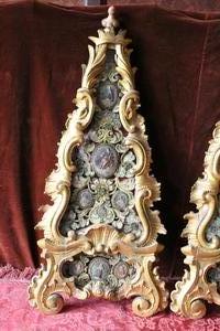 Matching Reliquaries  Museum - Worthy  Altar - Pieces style Baroque - Rococo en Fully hand - carved / Extreme Fine wood / Gilt hand - Embroiddery, Italy 17 th century