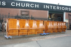 Choir Furniture Folding Seats en Oak wood, Dutch 19th century