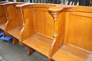 Choir Furniture Folding Seats en Oak wood, Dutch 19th century