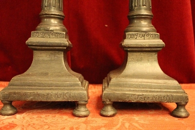 Candle Holders Signed : X Jzydar Teresinski. Measures Without Pin style Empire en Tin, Poland 1803 RoHu