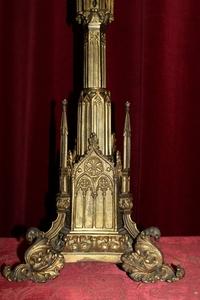 Exceptional Candle Sticks style Gothic en Full - Bronze - Gilt, France 19th century