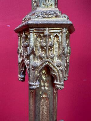 Candle Holders Measures Without Pin style Gothic - Style en Bronze Gilt, France 19 th century ( Anno 1870 )