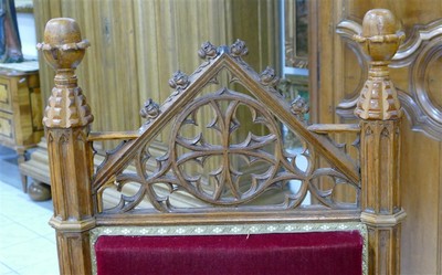 Chairs Expected ! style Gothic - style en Oak Wood /  Red Velvet, Germany 19 th century ( Anno 1880 )