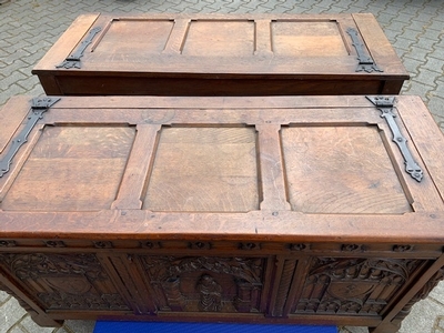 Chests style Gothic - style en Oak wood, Belgium 20th century ( 1910 )