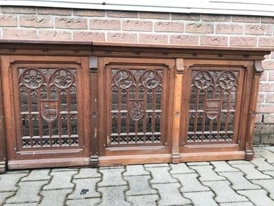 Communion Rails Total Lenght : 331 Cm. style Gothic - style en WOOD OAK, Belgium 19th century (anno 1880)