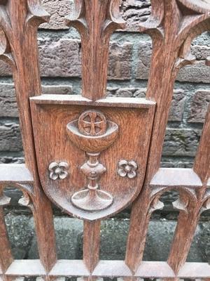 Communion Rails Total Lenght : 331 Cm. style Gothic - style en WOOD OAK, Belgium 19th century (anno 1880)