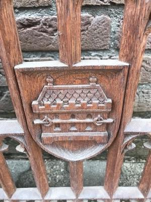 Communion Rails Total Lenght : 331 Cm. style Gothic - style en WOOD OAK, Belgium 19th century (anno 1880)