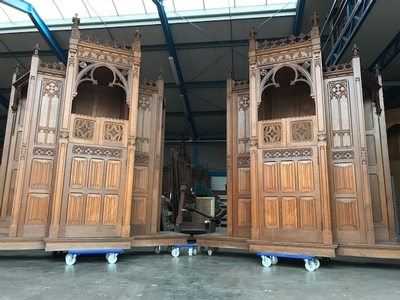 Confessionals style Gothic - style en Oak wood, Belgium 19th century